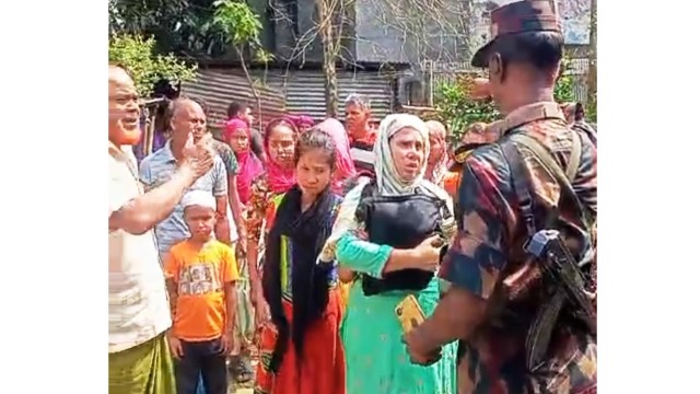 কুড়িগ্রাম সীমান্তে ৮ বাংলাদেশীসহ ৪৪ জন আটক