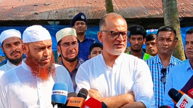 চামড়ার দাম কম পাওয়ার বিষয়টি সঠিক নয়'-বগুড়ায় বাণিজ্য উপদেষ্টা
