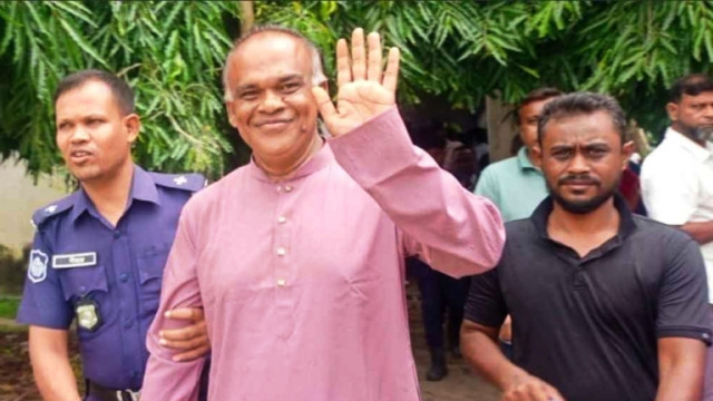 নড়াইলের লোহাগড়া পৌরসভার সাবেক মেয়র আশরাফুল কারাগারে 