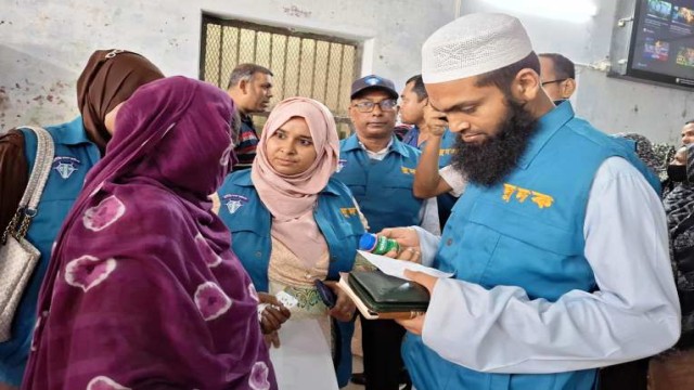 নওগাঁ সদর হাসপাতালে দুদকরে অভিযান,পাওয়া গেলো অনিয়ম