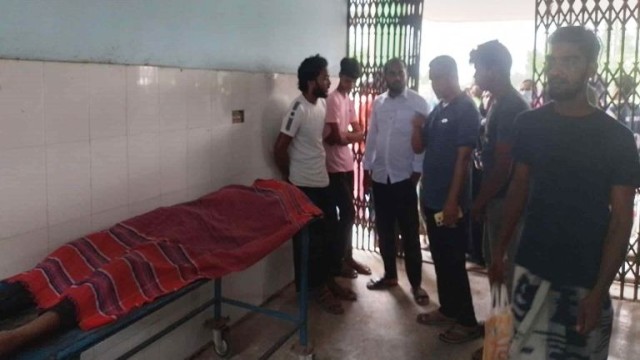 নওগাঁয় পৃথক সড়ক দুর্ঘটনায় নিহত ২
