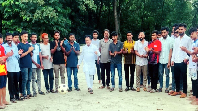 শেরপুরে শহীদদের স্মৃতিতে ছাত্রদলের ফুটবল টুর্নামেন্টের উদ্বোধন