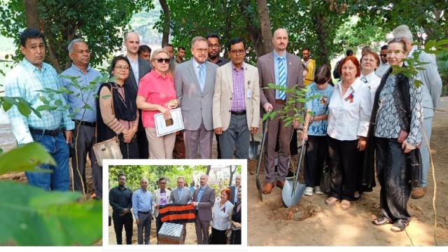 রাশিয়ার ৮০তম বিজয় বার্ষিকীতে ঢাকায় স্মৃতি উদ্যান ও স্মারক ফলকের উদ্বোধন 