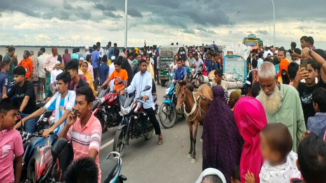 মওলানা ভাসানী সেতুর সংযোগ সড়কে দুর্ঘটনা,বৃদ্ধা নিহত