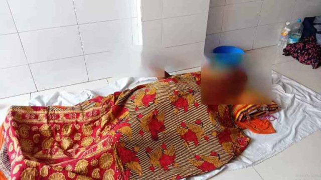 নড়াইলে বটি দিয়ে স্বামীর পুরুষাঙ্গ কেটে দেওয়ায় স্ত্রী গ্রেফতার 