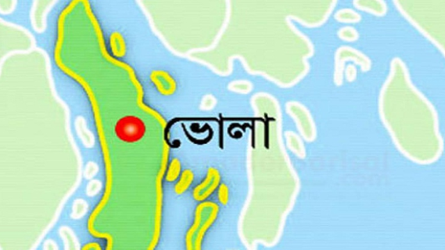 ভোলার রাজাপুরে এক বিএনপির নেতার বাসায় দা-ছুড়ি রেখে গেছে দৃর্বত্তরা 